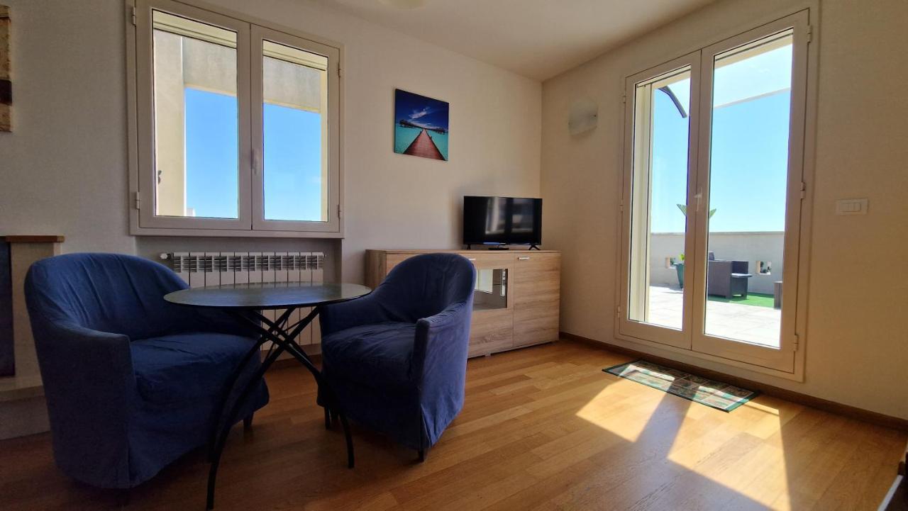 "Elle Home" Attico Panoramico Lecce Bagian luar foto